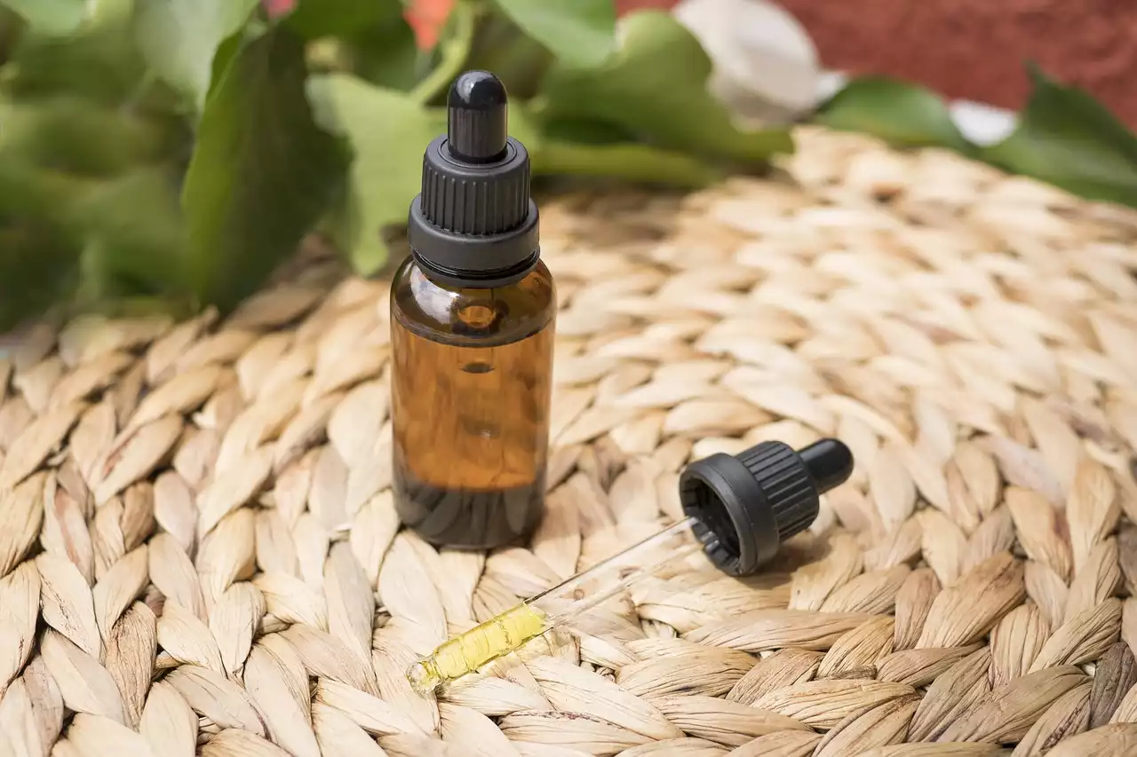Healing Power of CBD Oil: 9 Health Benefits and Uses