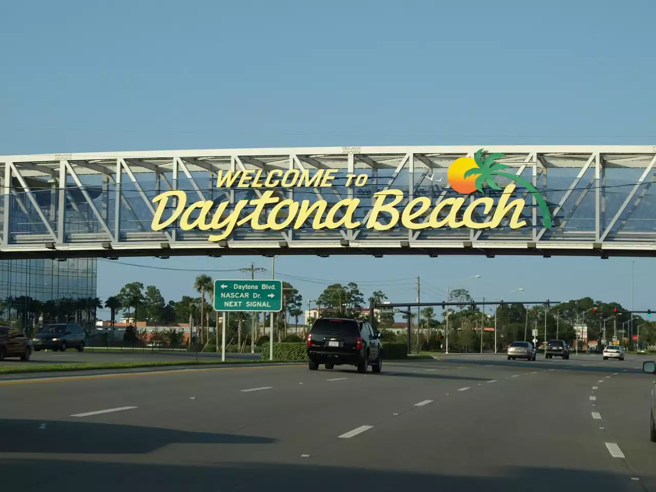 Spielen Sie um den Sieg beim Daytona 500: Meistern Sie die Kunst des Sportglücksspiels in Florida